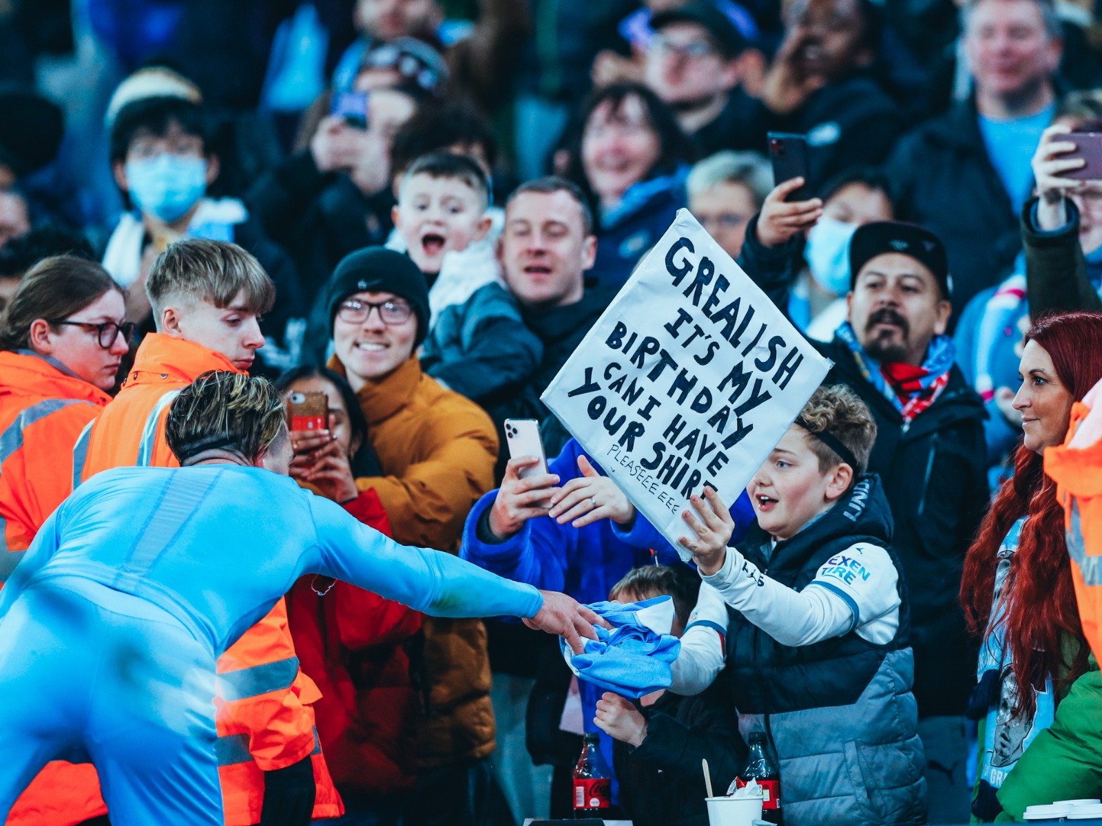 场发出的讯 场发出的讯